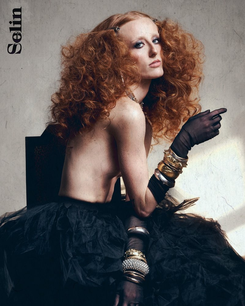 Red editorial hairstyle for Selin Magazine