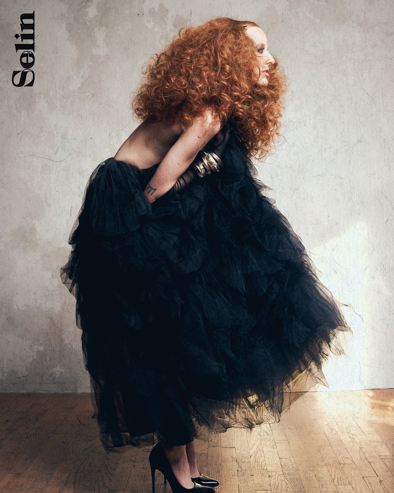 Editorial red hair portrait for Selin Magazine